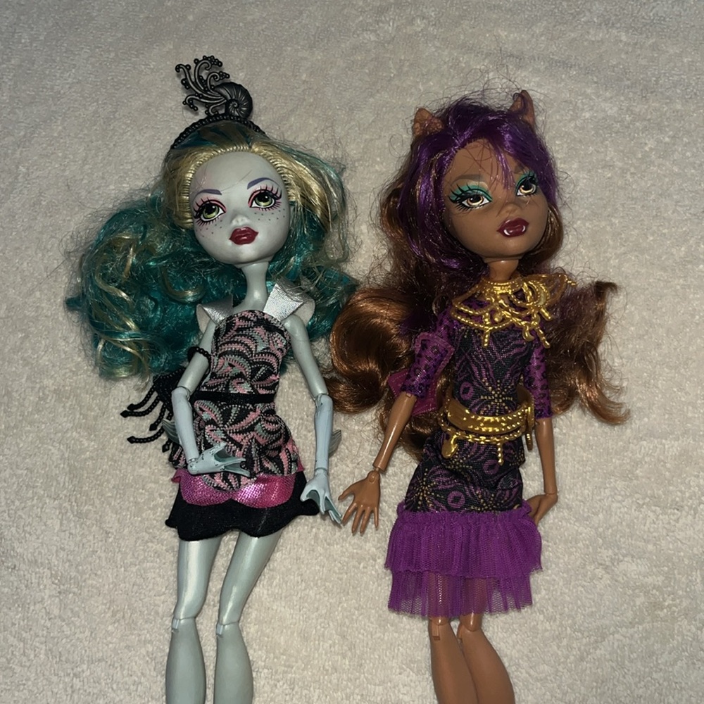 Original Lagoona Blue & Clawdeen Wolf - Picture 2 of 9